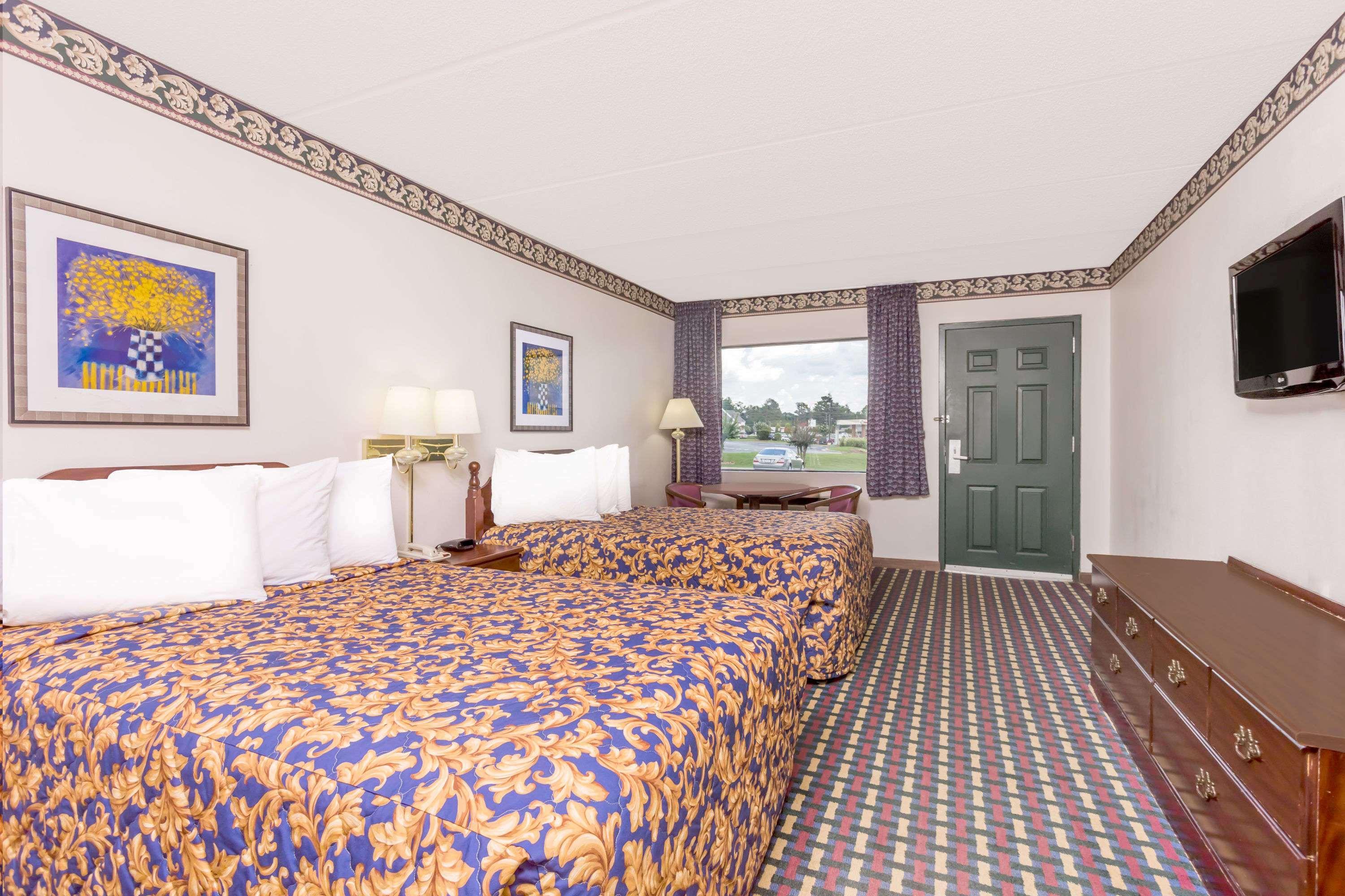 Howard Johnson By Wyndham Perry Ga Exterior photo