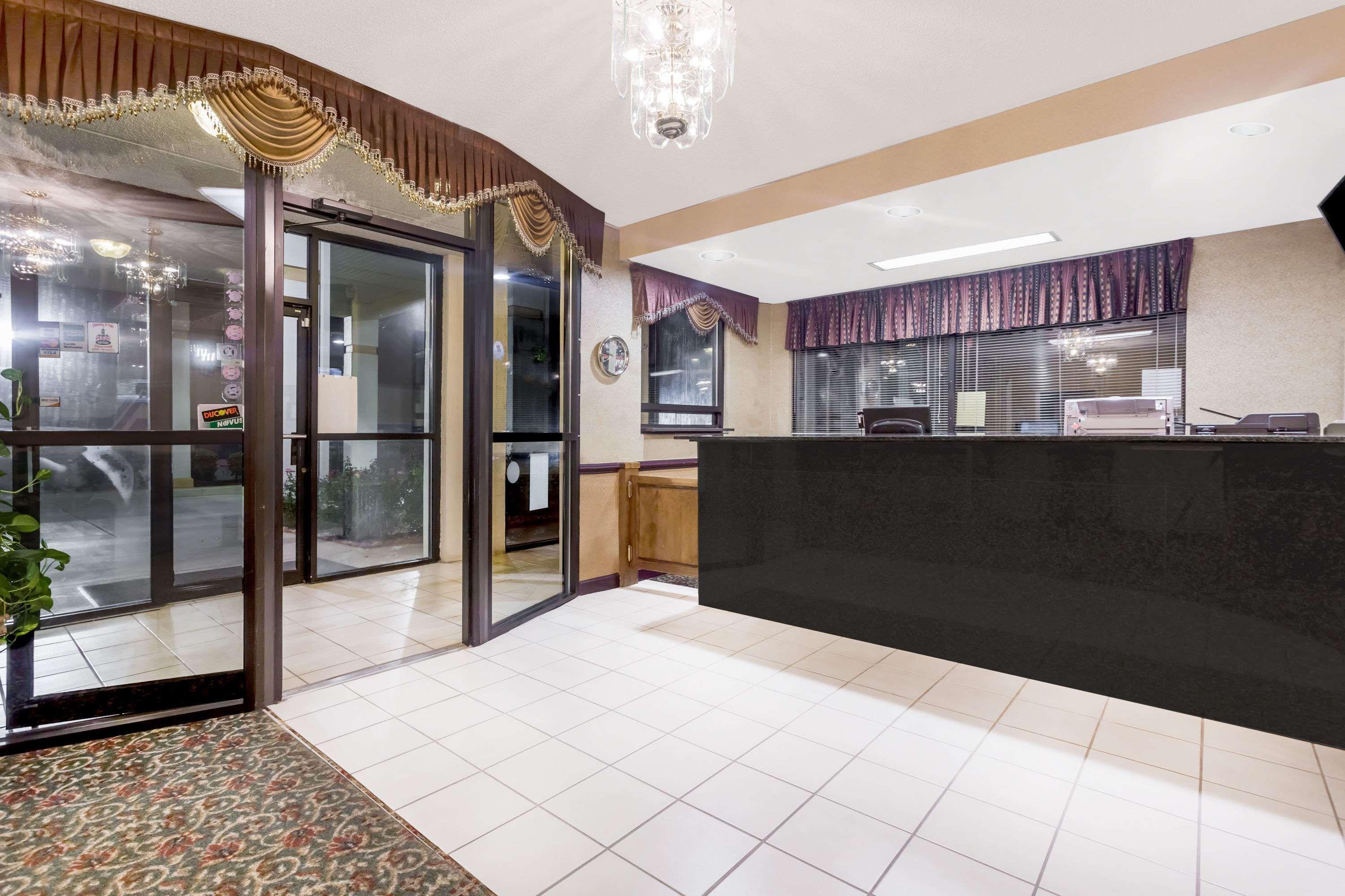 Howard Johnson By Wyndham Perry Ga Exterior photo